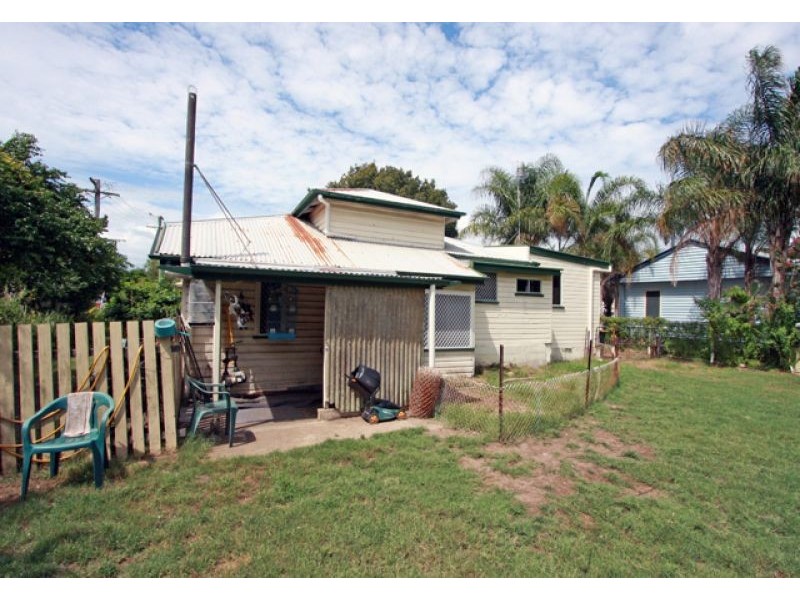 27 King Street, Urangan QLD 4655
