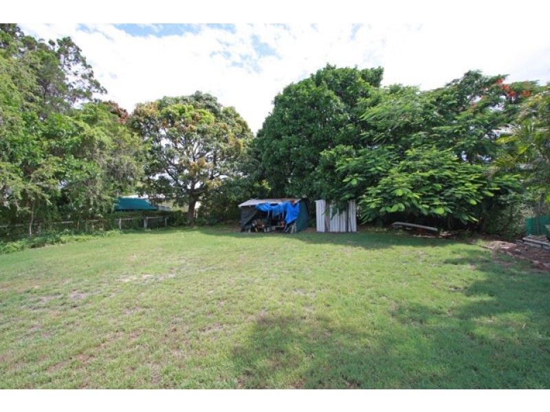 27 King Street, Urangan QLD 4655