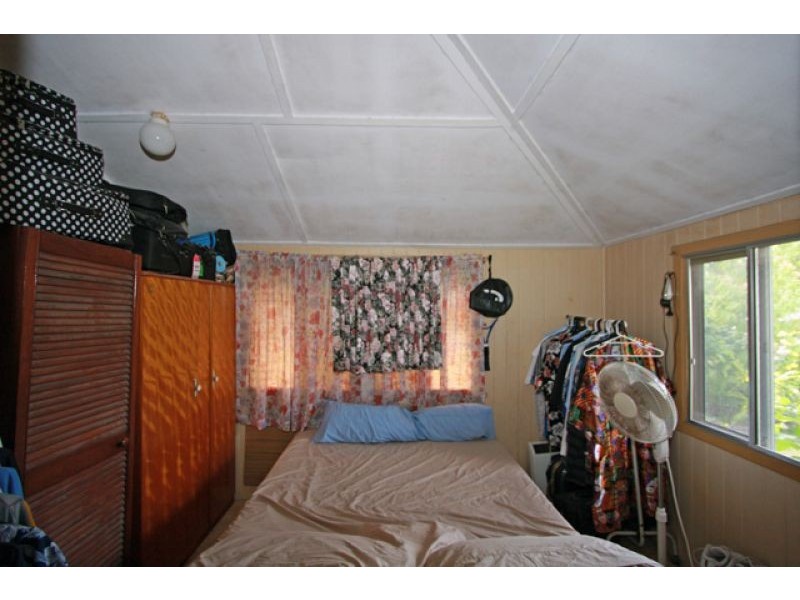 27 King Street, Urangan QLD 4655