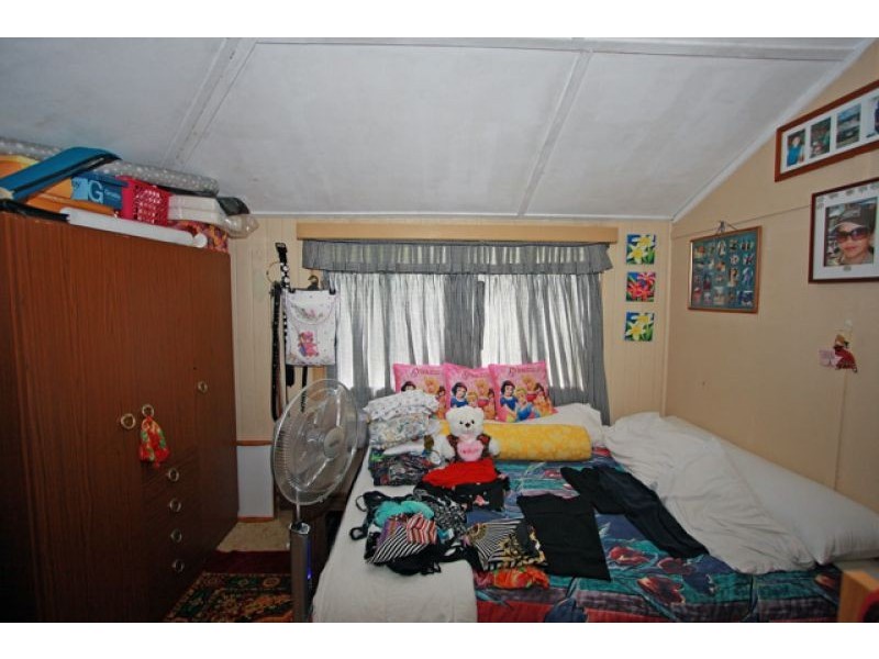 27 King Street, Urangan QLD 4655