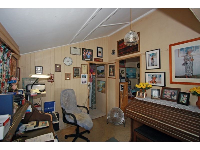 27 King Street, Urangan QLD 4655