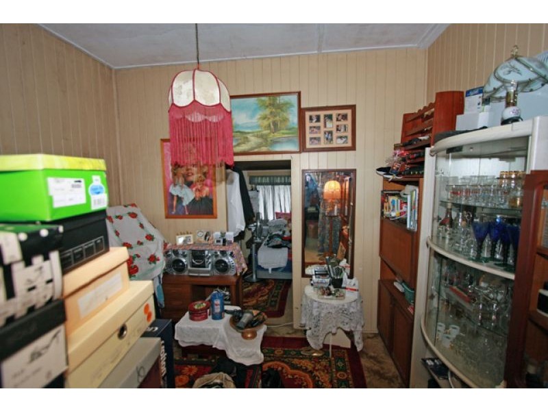 27 King Street, Urangan QLD 4655