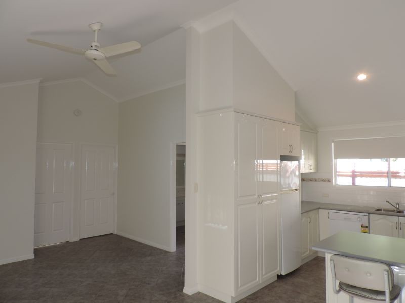 24 Pilot Street, Urangan QLD 4655