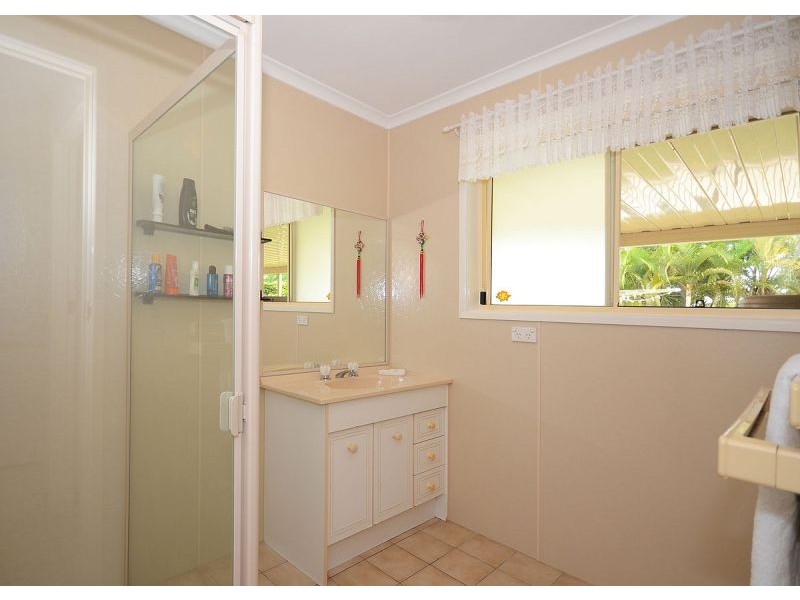 5 Vanda Street, Urangan QLD 4655