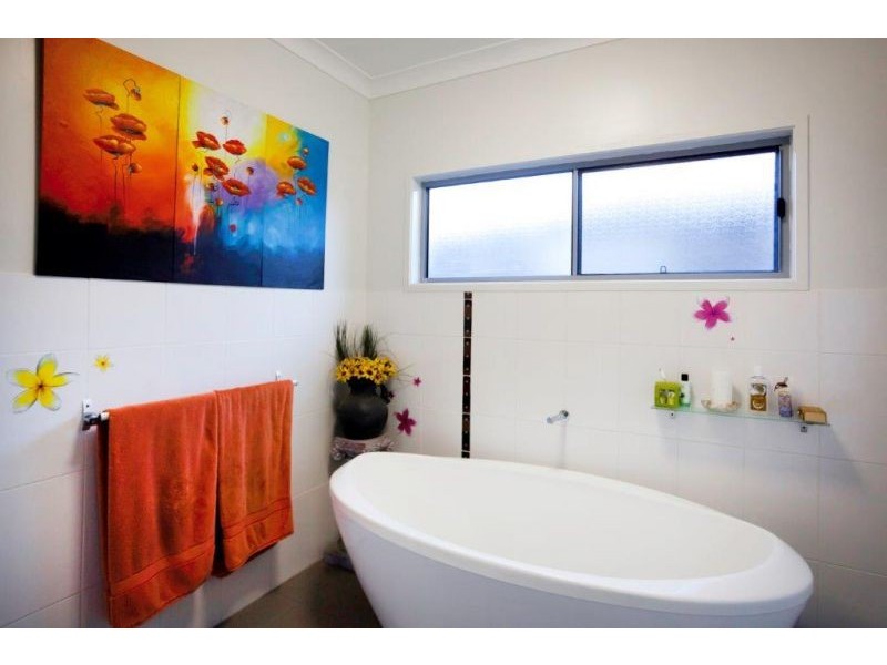 7 Satinwood Avenue, Urraween QLD 4655