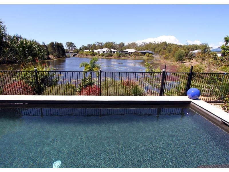 7 Satinwood Avenue, Urraween QLD 4655