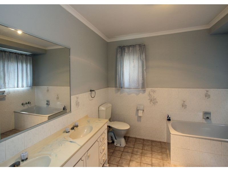 52-54 Garden Drive, Urangan QLD 4655