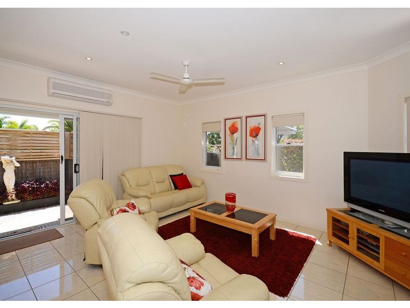 1/31 Stephenson Street, Pialba QLD 4655