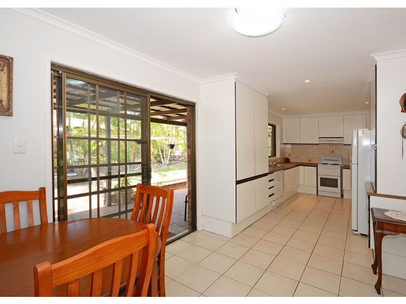 2 Michelle Drive, Point Vernon QLD 4655