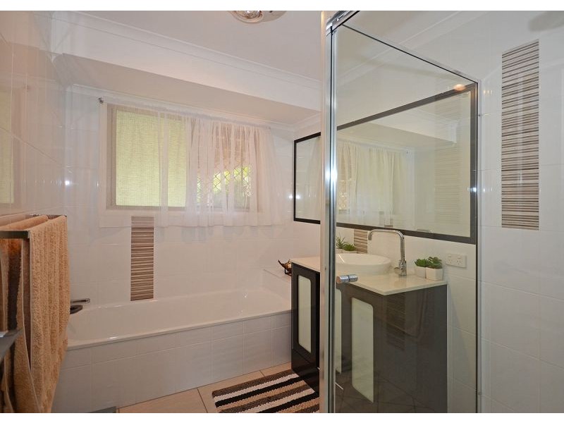 5 Cassandra Crescent, Urangan QLD 4655