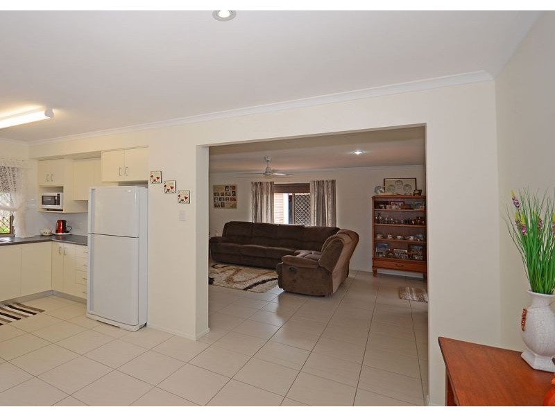5 Cassandra Crescent, Urangan QLD 4655
