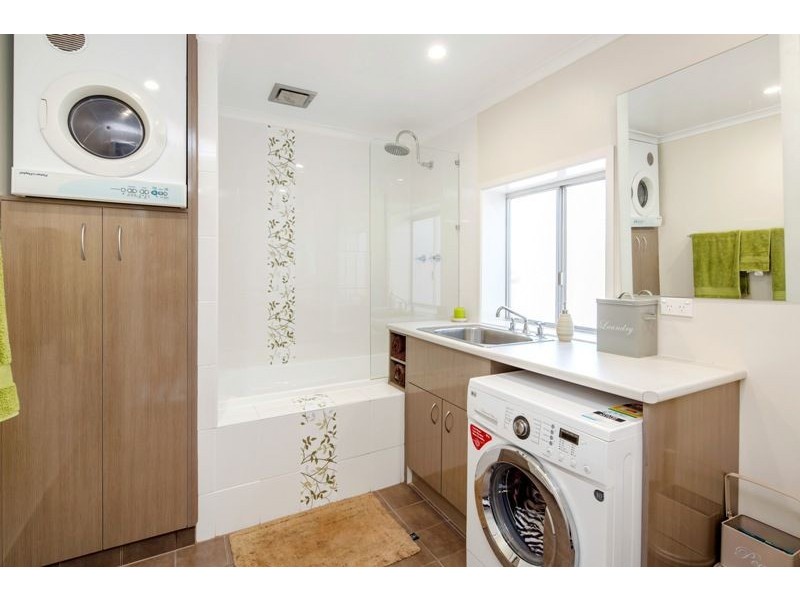 42 John Street, Scarness QLD 4655