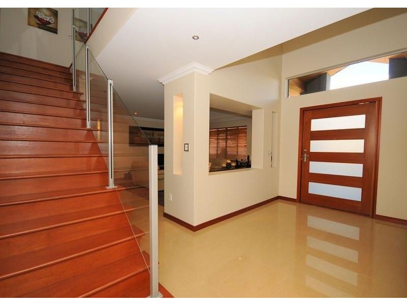 2/13 Cypress Street, Torquay QLD 4655