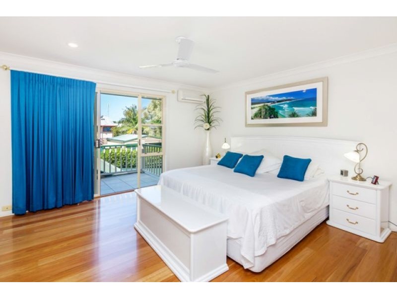 66 King Street, Urangan QLD 4655