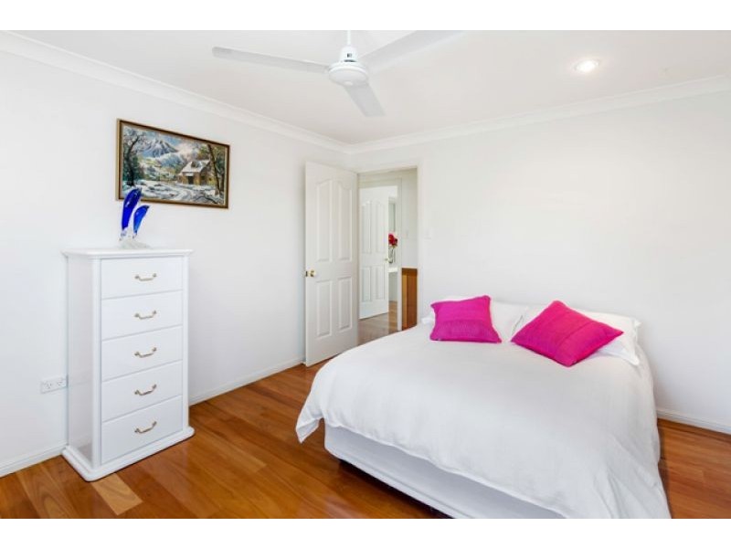 66 King Street, Urangan QLD 4655