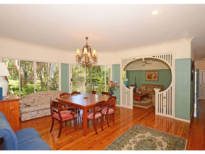 6 Flora Court, Dundowran Beach QLD 4655