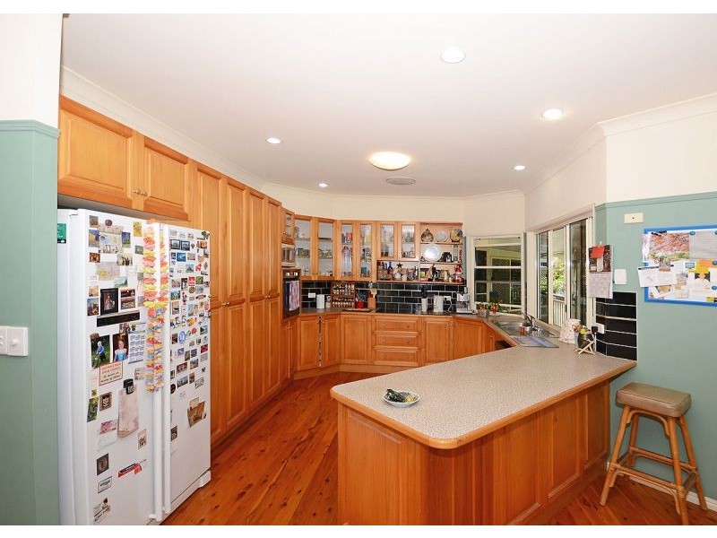 6 Flora Court, Dundowran Beach QLD 4655