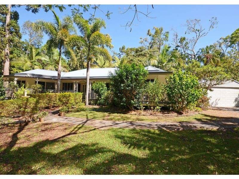 6 Flora Court, Dundowran Beach QLD 4655