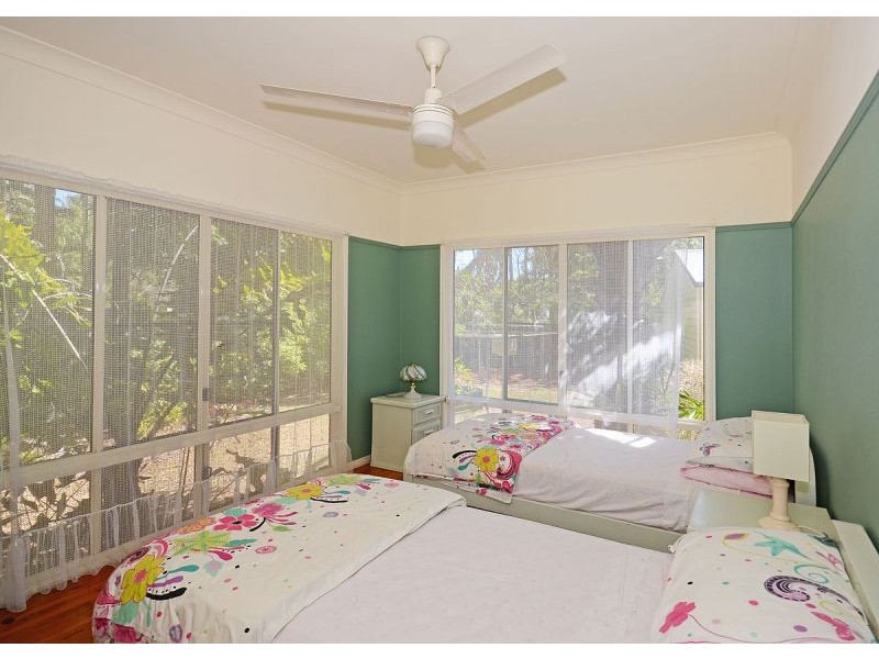 6 Flora Court, Dundowran Beach QLD 4655