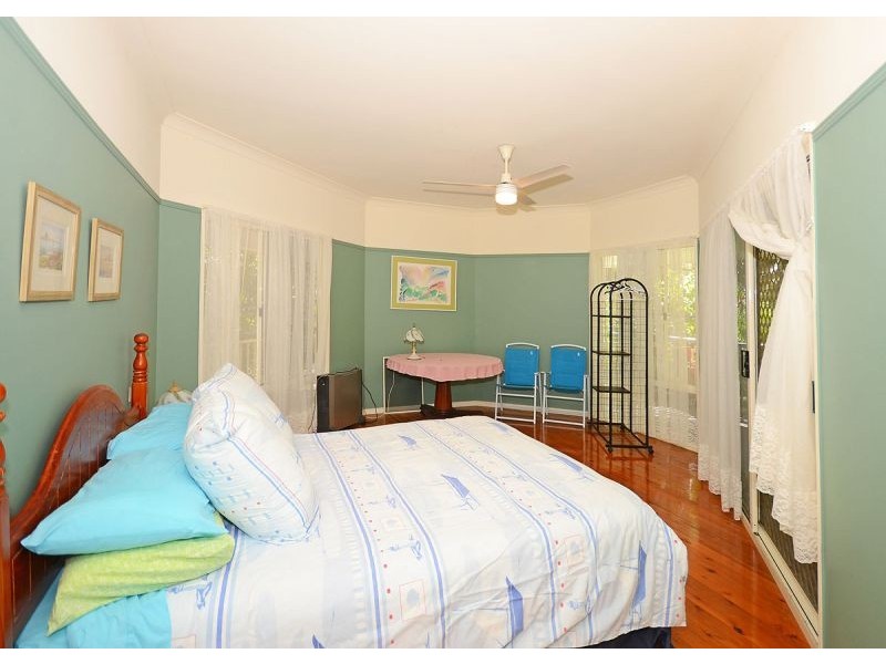 6 Flora Court, Dundowran Beach QLD 4655