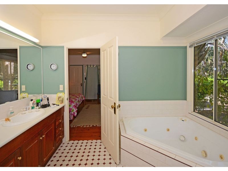 6 Flora Court, Dundowran Beach QLD 4655