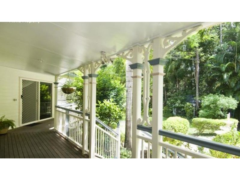 6 Flora Court, Dundowran Beach QLD 4655