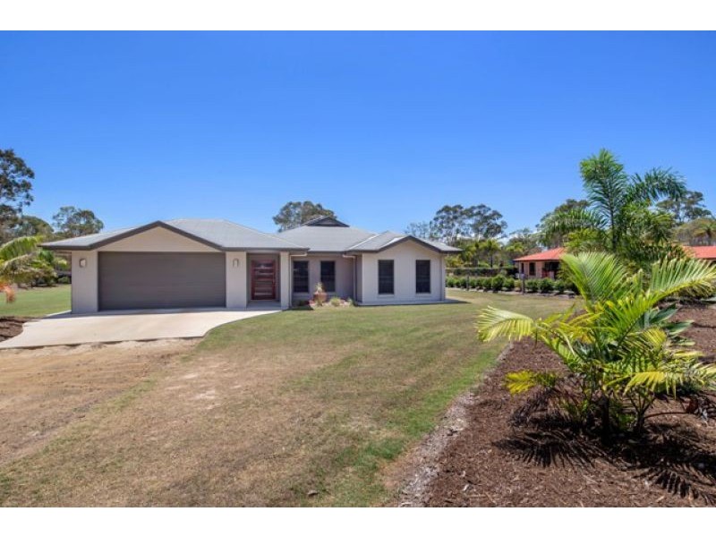 21 Senor Avenue, Urangan QLD 4655