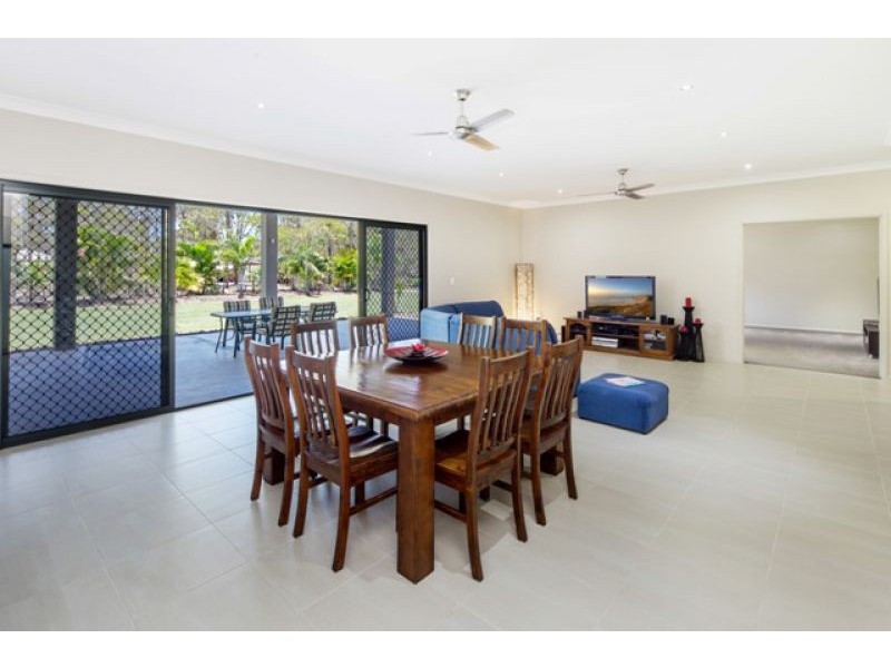 21 Senor Avenue, Urangan QLD 4655