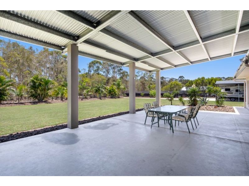 21 Senor Avenue, Urangan QLD 4655