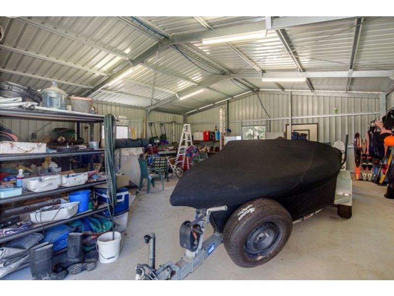 21 Senor Avenue, Urangan QLD 4655