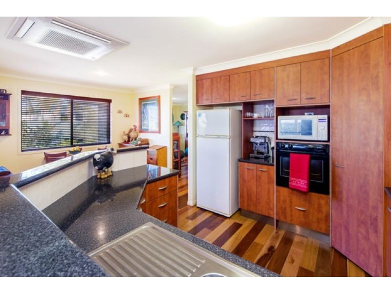 4 Jovi Court, Scarness QLD 4655