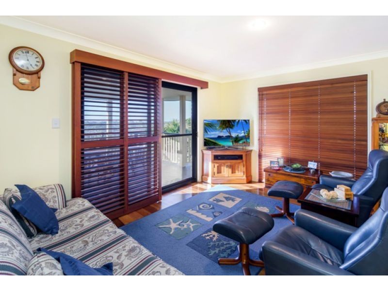 4 Jovi Court, Scarness QLD 4655