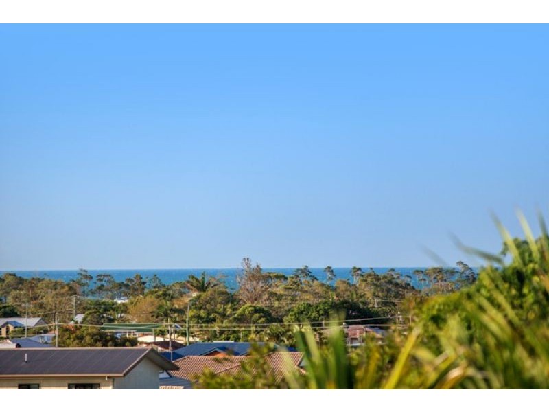 4 Jovi Court, Scarness QLD 4655