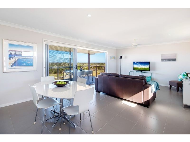 17 Sandy View Drive, Nikenbah QLD 4655