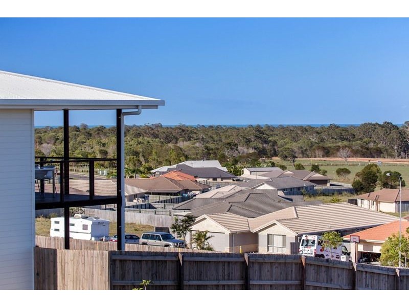 17 Sandy View Drive, Nikenbah QLD 4655