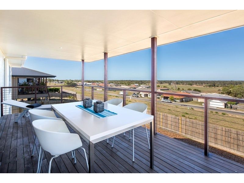 17 Sandy View Drive, Nikenbah QLD 4655