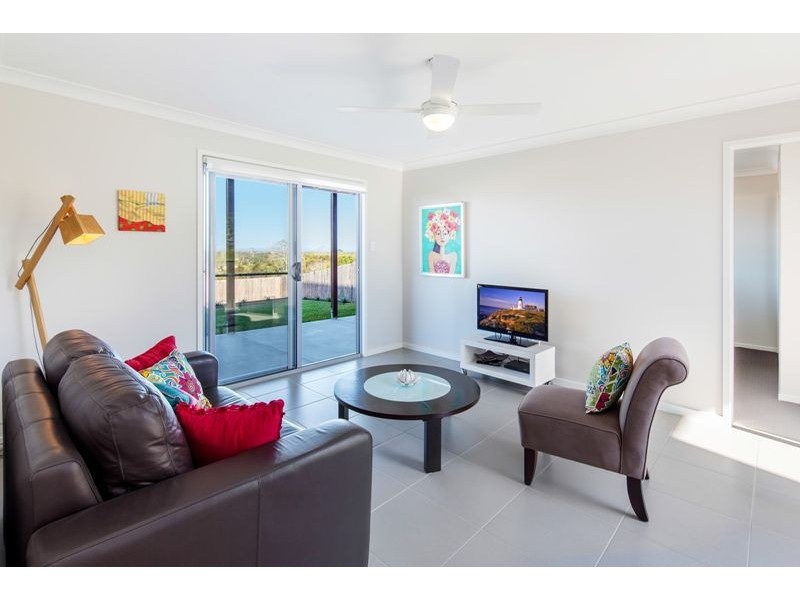 17 Sandy View Drive, Nikenbah QLD 4655