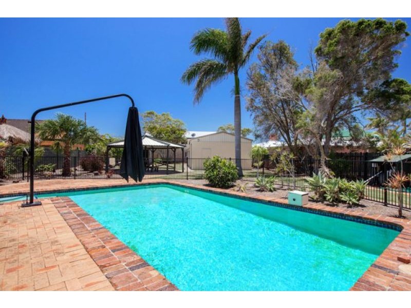 58 Esplanade, Point Vernon QLD 4655