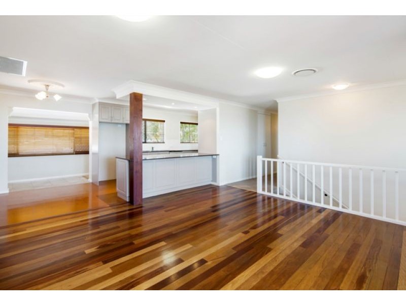 58 Esplanade, Point Vernon QLD 4655