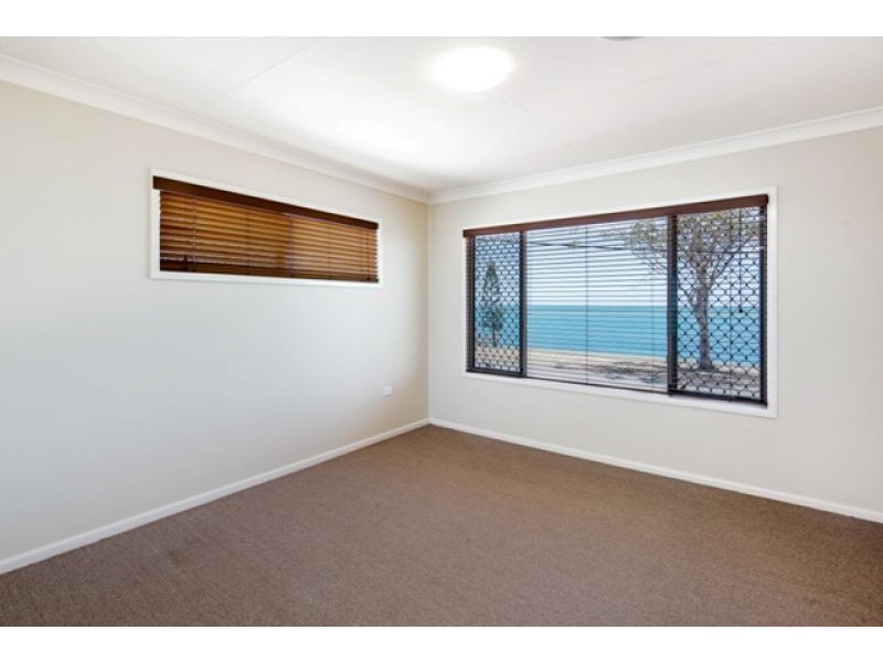 58 Esplanade, Point Vernon QLD 4655