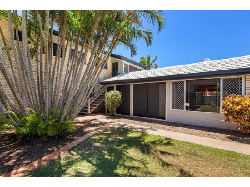 58 Esplanade, Point Vernon QLD 4655