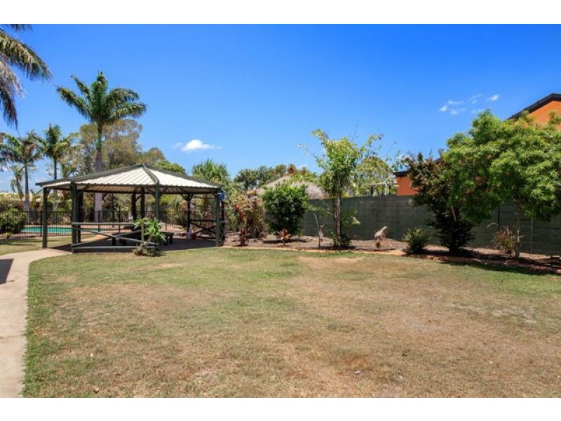 58 Esplanade, Point Vernon QLD 4655