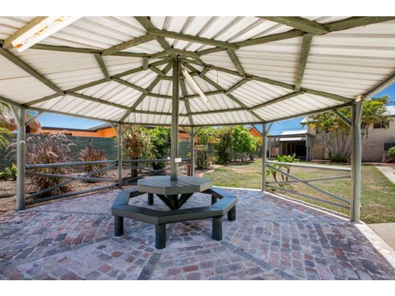58 Esplanade, Point Vernon QLD 4655