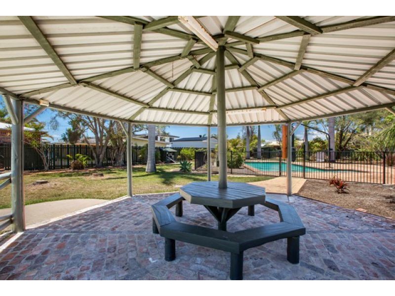 58 Esplanade, Point Vernon QLD 4655