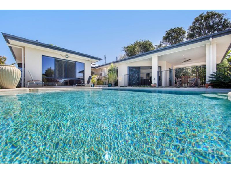 5 Jasmine Court, Dundowran Beach QLD 4655