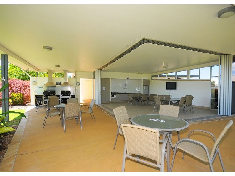 9/230 Pulgul Street, Urangan QLD 4655