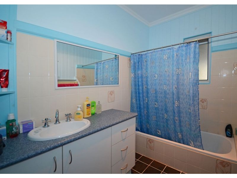 43 Kent Street, Urangan QLD 4655