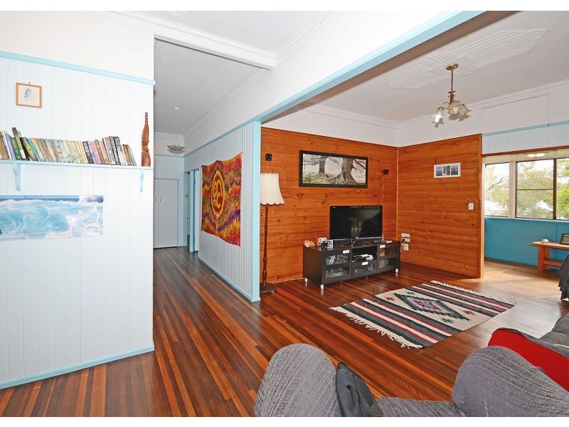 43 Kent Street, Urangan QLD 4655