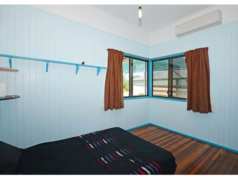 43 Kent Street, Urangan QLD 4655