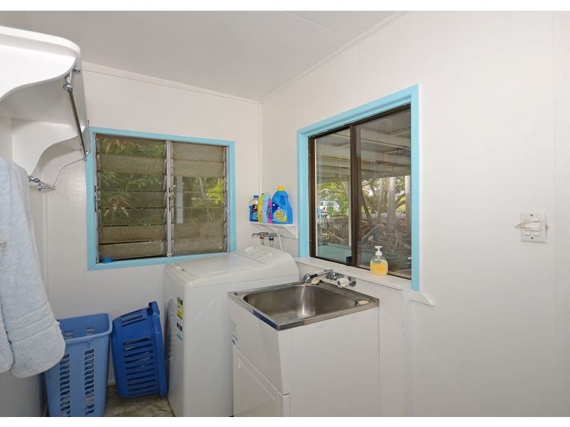 43 Kent Street, Urangan QLD 4655